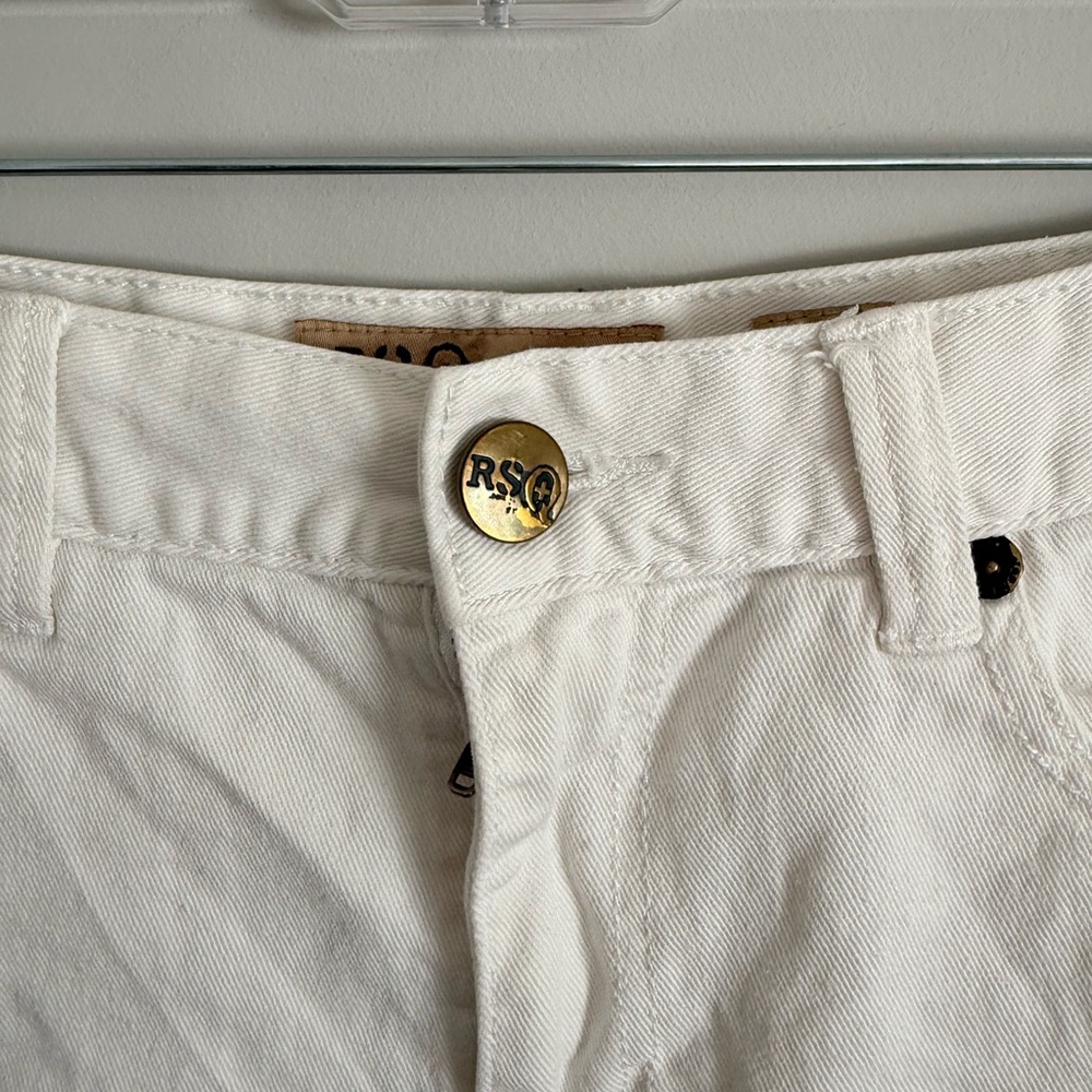 RSQ Women's White skinny Jean Shorts - Picture 3 of 4